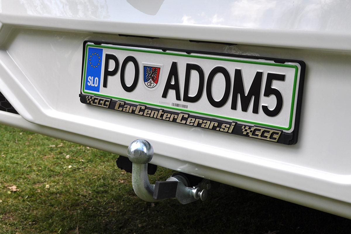 Avtodom z vlečno kljuko