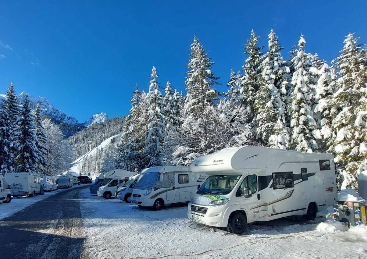 Na smučanje z avtodomom za pravo zimsko avanturo